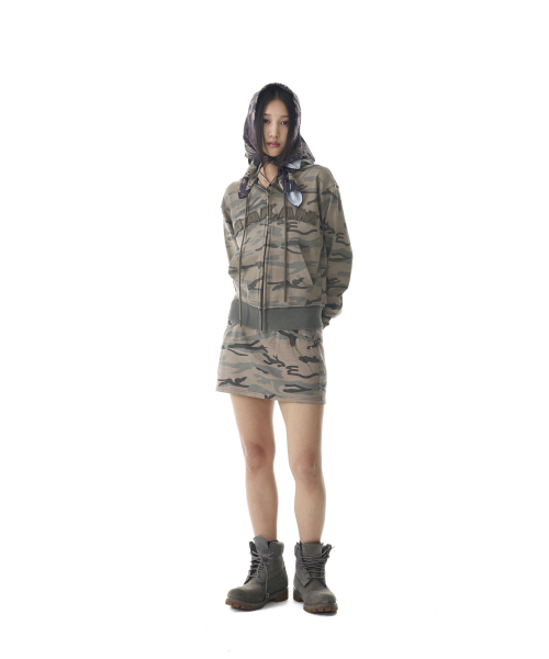 AAKAM(アーカム)の「Contrast Logo Zip-Up Hoodie (Khaki)(パーカー・レディース・その他・1/2)」の5枚目の写真