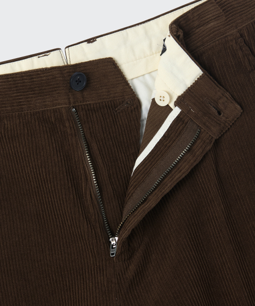 MUSINSA STANDARD（ムシンサスタンダード）の「[シティワーカーズ] 8Wコーデュロイテーパードパンツ [ブラウン]（その他パンツ・メンズ・その他・40/38/42/36/34/32/30/31/33/26/27/28/29）」の4枚目の写真