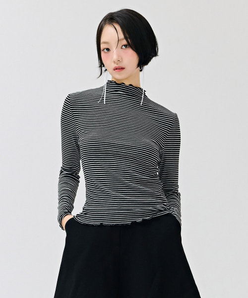 CHASECULT(チェイスカルト)の「レディースストライプタートルネックTシャツ-ブラック(Tシャツ/カットソー・レディース・ブラック・85/90/95)」の1枚目の写真
