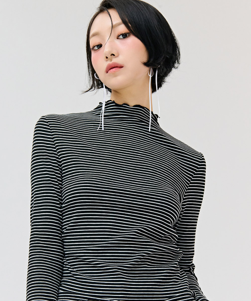 CHASECULT(チェイスカルト)の「レディースストライプタートルネックTシャツ-ブラック(Tシャツ/カットソー・レディース・ブラック・85/90/95)」の5枚目の写真