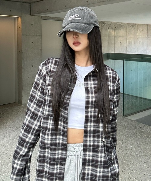 KsG（ケーエスジー）の「バックロゴダメージチェックシャツ（シャツ/ブラウス・レディース・ブラック・LARGE/MEDIUM/SMALL）」の4枚目の写真