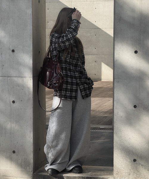 KsG（ケーエスジー）の「バックロゴダメージチェックシャツ（シャツ/ブラウス・レディース・ブラック・LARGE/MEDIUM/SMALL）」の10枚目の写真