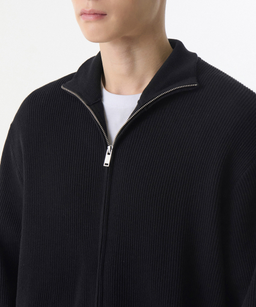 MUSINSA STANDARD（ムシンサスタンダード）の「コットンハイネックニットジップアップ[ブラック]（ニット/セーター・メンズ・その他・SMALL/MEDIUM/LARGE/X-LARGE/XX-LARGE）」の4枚目の写真