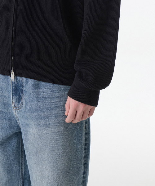 MUSINSA STANDARD（ムシンサスタンダード）の「コットンハイネックニットジップアップ[ブラック]（ニット/セーター・メンズ・その他・SMALL/MEDIUM/LARGE/X-LARGE/XX-LARGE）」の6枚目の写真