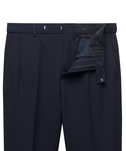MUSINSA STANDARD（ムシンサスタンダード）の「ワイドヒドゥンバンディングクロップドスラックス[ネイビー]（スラックス・メンズ・その他・26/27/28/29）」の3枚目の写真