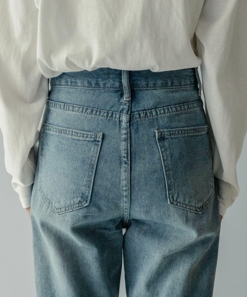 on:nue（オンニュ）の「【on:nue】[低身長/高身長/サイズ展開有/2色展開] リラックスルーズストレートデニムパンツ（デニムパンツ・レディース・ライトブルー/ブルー・SMALL/MEDIUM/LARGE）」の17枚目の写真