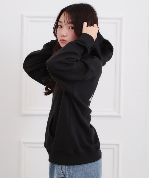 PINK-latte（ピンクラテ）の「くま耳チュニックパーカー（パーカー・キッズ・アイボリー/ブラック/ライトベージュ・13/14/15 /16）」の3枚目の写真