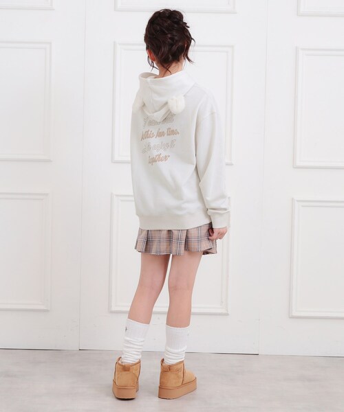 PINK-latte（ピンクラテ）の「くま耳チュニックパーカー（パーカー・キッズ・アイボリー/ブラック/ライトベージュ・13/14/15 /16）」の14枚目の写真