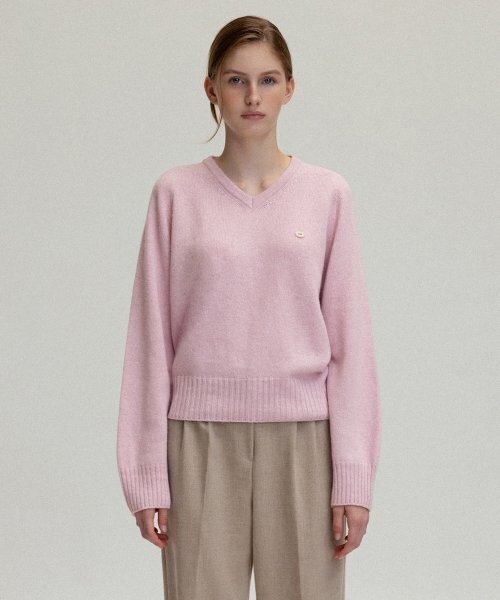 ANDNEEDS（アンドニーズ）の「Powder v-neck knit (pink)（ニット/セーター・レディース・その他・FREE）」の2枚目の写真