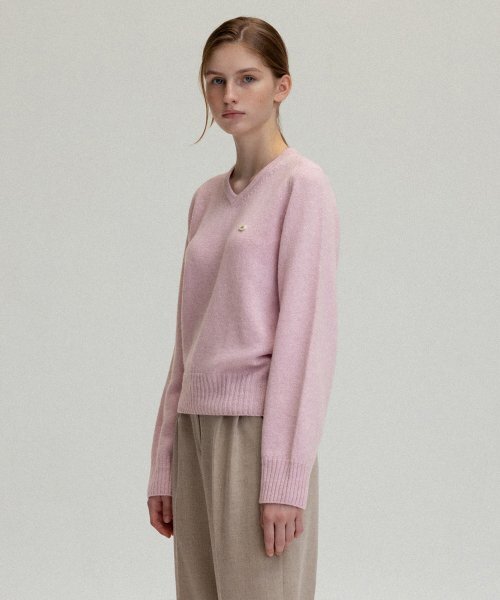 ANDNEEDS（アンドニーズ）の「Powder v-neck knit (pink)（ニット/セーター・レディース・その他・FREE）」の3枚目の写真