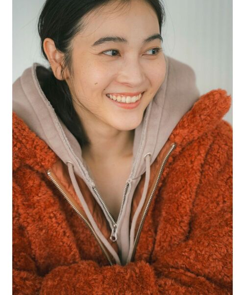 Ungrid(アングリッド)の「ボアショートブルゾン(ブルゾン・レディース・アイボリー/オレンジ・FREE)」の4枚目の写真