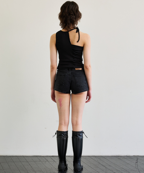 ARI(アリ)の「BEBE UNBALANCE SLEEVELESS TOP / BLACK(Tシャツ/カットソー・レディース・ブラック・FREE)」の4枚目の写真