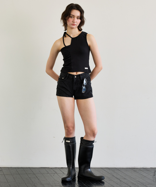 ARI(アリ)の「BEBE UNBALANCE SLEEVELESS TOP / BLACK(Tシャツ/カットソー・レディース・ブラック・FREE)」の5枚目の写真