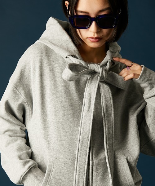 GEVS.（ジェイヴィス）の「綿100％リボンジップアップパーカー＜大きいサイズ有＞GEVS.（パーカー・レディース・杢グレー/ブラック・4L/3L/LL/L/M/5L）」の2枚目の写真