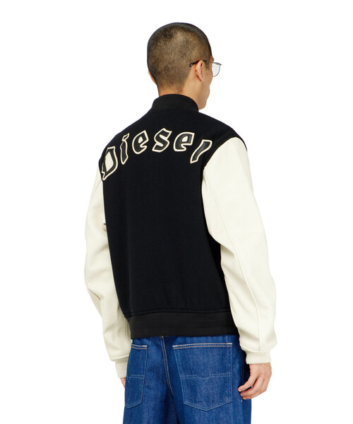 DIESEL(ディーゼル)の「メンズ ブルゾン L-ARRY-WRD(ブルゾン・メンズ・ブラック・48/50/46)」の4枚目の写真