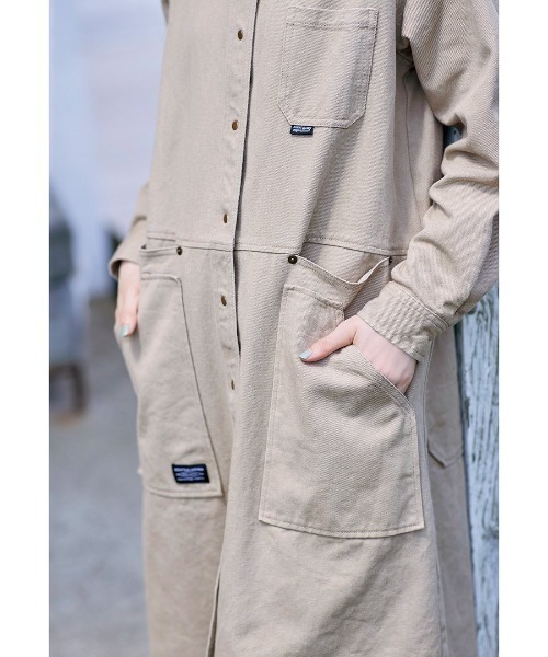 Sunny clouds(サニークラウズ)の「サニークラウズ アウトドアワンピース(シャツワンピース・レディース・ベージュ/ネイビー・3L/LL/L/M/MP)」の14枚目の写真