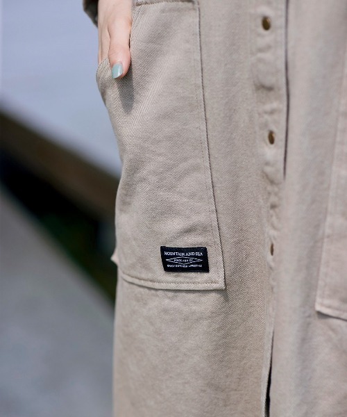 Sunny clouds(サニークラウズ)の「サニークラウズ アウトドアワンピース(シャツワンピース・レディース・ベージュ/ネイビー・3L/LL/L/M/MP)」の15枚目の写真