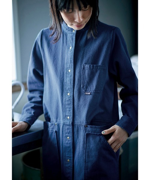 Sunny clouds(サニークラウズ)の「サニークラウズ アウトドアワンピース(シャツワンピース・レディース・ベージュ/ネイビー・3L/LL/L/M/MP)」の12枚目の写真