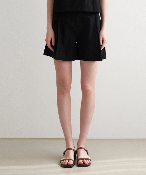 ADAUL(アダウル)の「スタンダードリネンショートパンツ - ブラック(その他パンツ・レディース・その他・MEDIUM)」の1枚目の写真
