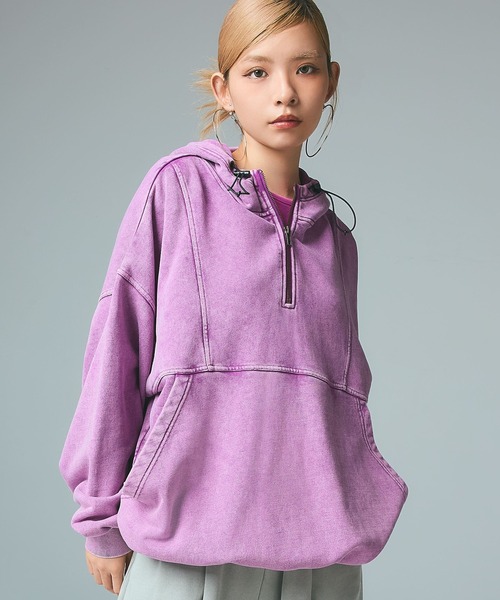 X-girl（エックスガール）の「FADED FACE LABEL ANORAK SWEAT HOODIE（パーカー・レディース・ブラック/パープル/グリーン・S/M）」の3枚目の写真