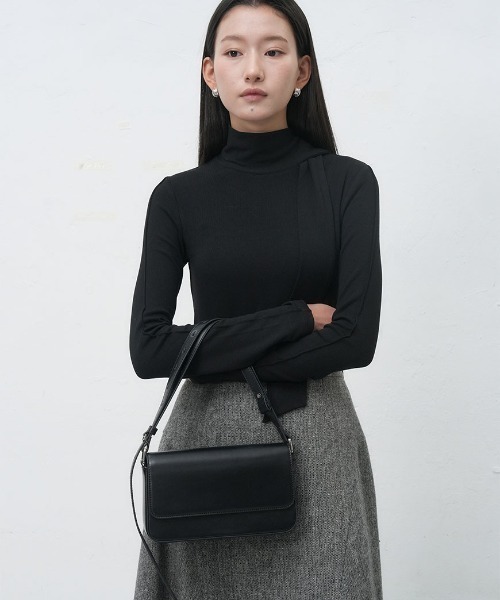 GENERAL IDEA(ジェネラルアイデア)の「【GENERAL IDEA】スクエアショルダーバッグ / 2-WAY SQUARE SHOULDER BAG 2WAY(ショルダーバッグ・レディース・ブラック/ブラウン・FREE)」の3枚目の写真