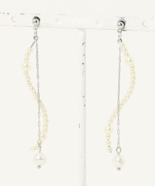 TONE SELECT GOODS(トーンセレクトグッズ)の「【Peony/ピオニー】/パール×チェーン ミドルロングピアス(ピアス(両耳用)・レディース・シルバー/ゴールド・FREE)」の2枚目の写真