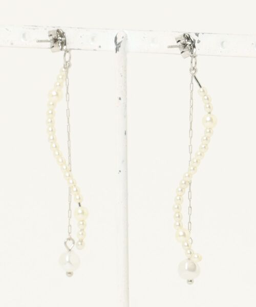 TONE SELECT GOODS(トーンセレクトグッズ)の「【Peony/ピオニー】/パール×チェーン ミドルロングピアス(ピアス(両耳用)・レディース・シルバー/ゴールド・FREE)」の3枚目の写真