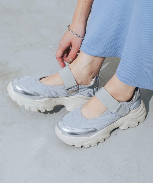 EVOL（イーボル）の「【S-LLサイズ展開・軽量】軽量厚底メリージェーンスニーカー JA5979（スニーカー・レディース・アイボリー/ブラック/ブラウン/シルバー・L/M/S/LL）」の12枚目の写真