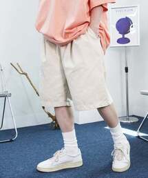 MODERMENT（モダーメント）の「ツーピンタックチノウォッシングワイドショートパンツ[アイボリー]（その他パンツ）」