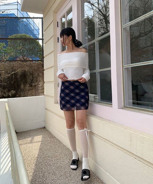 VINAJ(ビナジェイ)の「レースシャーリングロングストリングオフショルダー(ホワイト)(Tシャツ/カットソー・レディース・その他・FREE)」の12枚目の写真