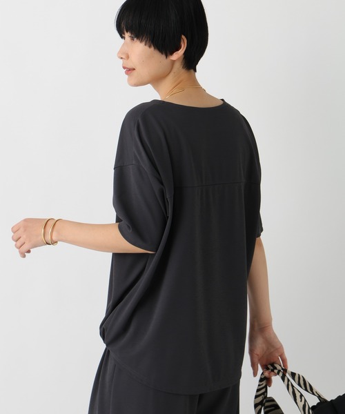 Elura(エルーラ)の「カノコジャージーブラウス/659962(シャツ/ブラウス・レディース・ブラウン/チャコールグレー・FREE)」の4枚目の写真