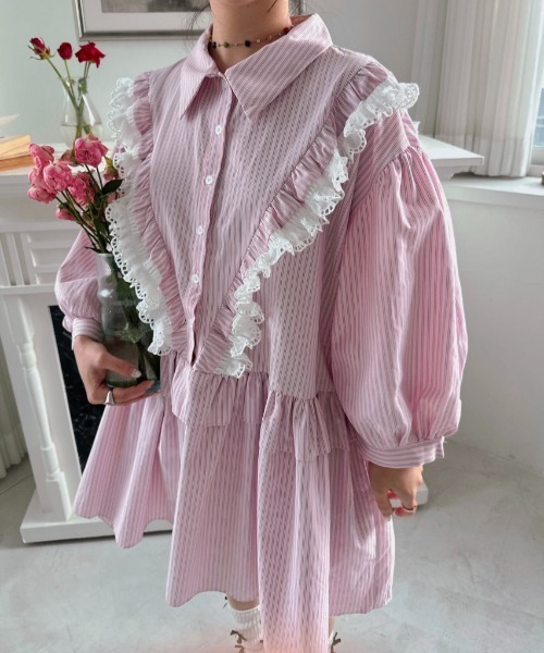 Aelina(エリナ)の「かわいいパッチワークレーストリムストライプ柄シャツワンピース(ワンピース・レディース・ピンク/ブルー・FREE)」の19枚目の写真