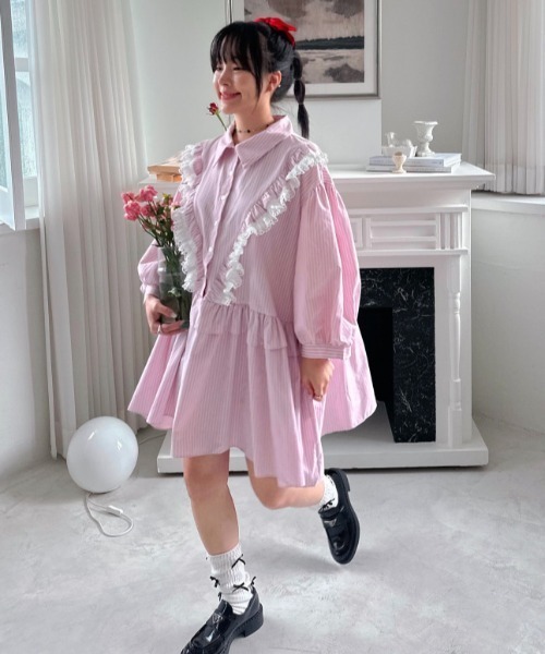 Aelina(エリナ)の「かわいいパッチワークレーストリムストライプ柄シャツワンピース(ワンピース・レディース・ピンク/ブルー・FREE)」の21枚目の写真