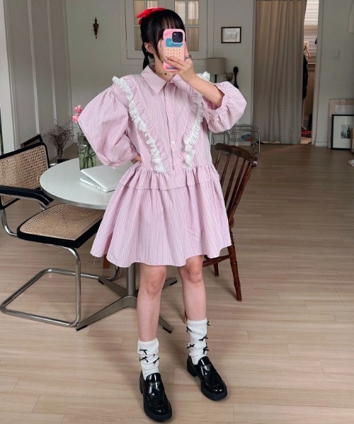Aelina(エリナ)の「かわいいパッチワークレーストリムストライプ柄シャツワンピース(ワンピース・レディース・ピンク/ブルー・FREE)」の22枚目の写真