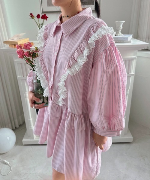 Aelina(エリナ)の「かわいいパッチワークレーストリムストライプ柄シャツワンピース(ワンピース・レディース・ピンク/ブルー・FREE)」の3枚目の写真