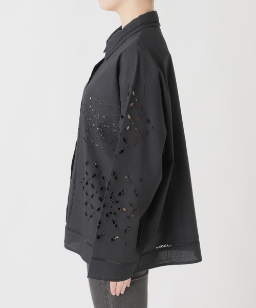 JOURNAL STANDARD relume（ジャーナルスタンダード　レリューム）の「［26SS新作］カットワークエンブロイダリーシャツ（シャツ/ブラウス・レディース・ブラック/アイボリー・FREE）」の22枚目の写真