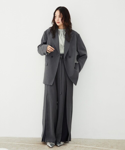 UNITED TOKYO（ユナイテッドトウキョウ）の「【新作】アシメストリングテーラードジャケット｜ウォッシャブル/セットアップ/オフィスカジュアル/オケージョン/防シワ/吸水速乾/冬服/春服（テーラードジャケット・レディース・ベージュ/グレー・1/2）」の4枚目の写真