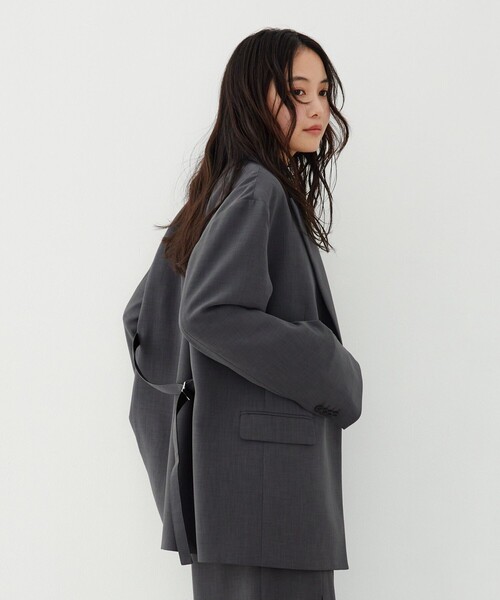 UNITED TOKYO（ユナイテッドトウキョウ）の「【新作】アシメストリングテーラードジャケット｜ウォッシャブル/セットアップ/オフィスカジュアル/オケージョン/防シワ/吸水速乾/冬服/春服（テーラードジャケット・レディース・ベージュ/グレー・1/2）」の9枚目の写真