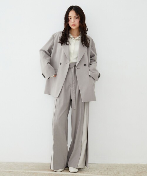 UNITED TOKYO（ユナイテッドトウキョウ）の「【新作】アシメストリングテーラードジャケット｜ウォッシャブル/セットアップ/オフィスカジュアル/オケージョン/防シワ/吸水速乾/冬服/春服（テーラードジャケット・レディース・ベージュ/グレー・1/2）」の19枚目の写真