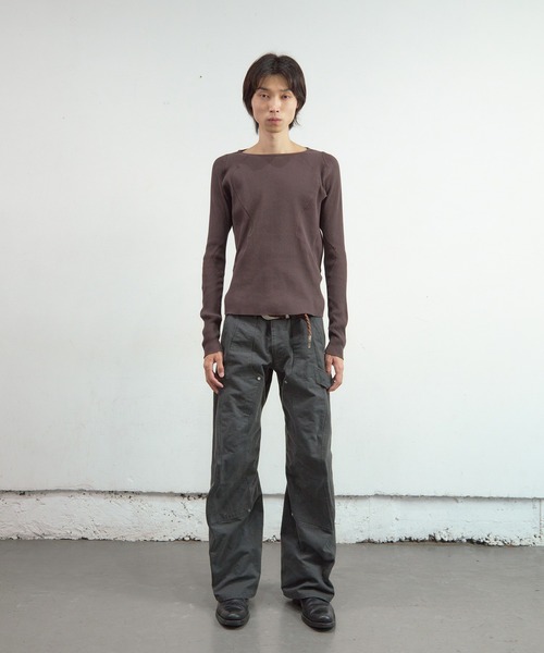 NVRFRGT（ネヴァーフォーゲット）の「PANELLED RIBBED LONG SLEEVE T-SHIRT（Tシャツ/カットソー・メンズ・ブラック/ブラウン/ダークグレー・1/2/3）」の7枚目の写真