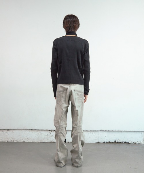 NVRFRGT（ネヴァーフォーゲット）の「PANELLED RIBBED LONG SLEEVE T-SHIRT（Tシャツ/カットソー・メンズ・ブラック/ブラウン/ダークグレー・1/2/3）」の11枚目の写真