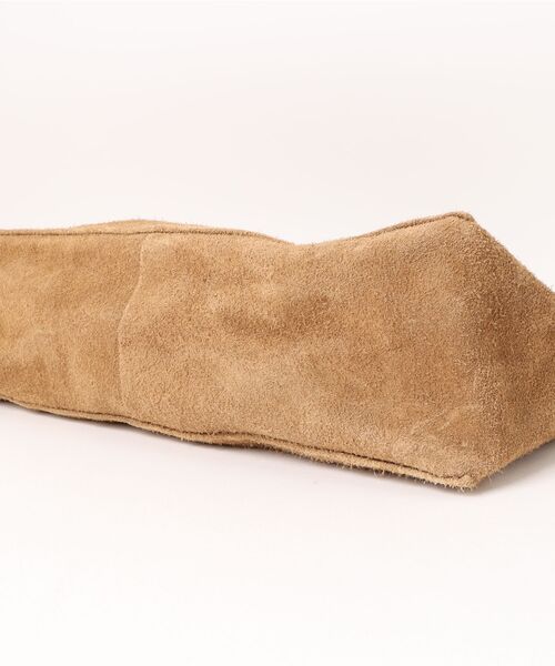 ALLSAINTS(オールセインツ)の「HAVEN SUEDE TOTE BAG | HAVEN スエード トート バッグ(トートバッグ・メンズ・ブラウン系その他・ONE SIZE)」の8枚目の写真