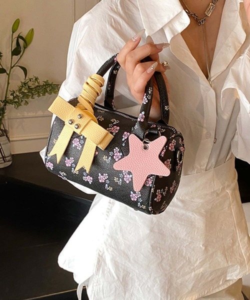 LA VORAGINE(ラ ヴォラジネ)の「リボン付 花柄ショルダーバッグ/ハンドバッグ(ショルダーバッグ・レディース・ホワイト/ブラック・FREE)」の1枚目の写真