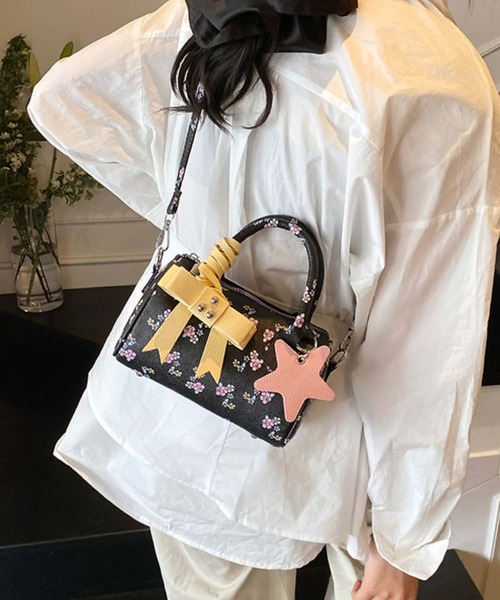 LA VORAGINE(ラ ヴォラジネ)の「リボン付 花柄ショルダーバッグ/ハンドバッグ(ショルダーバッグ・レディース・ホワイト/ブラック・FREE)」の4枚目の写真