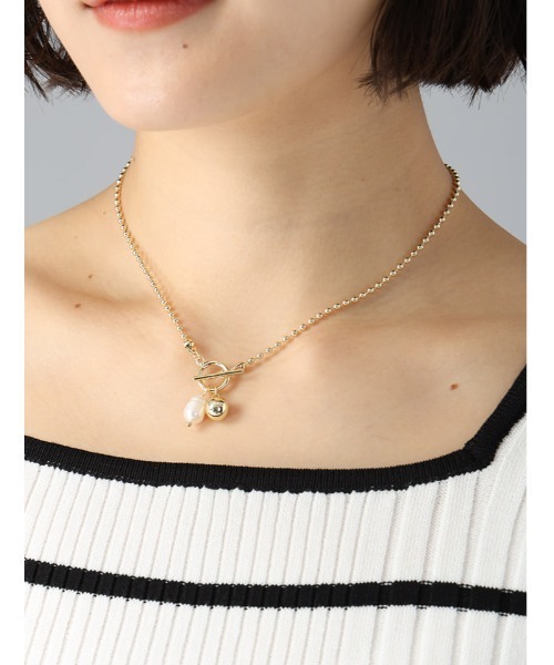 Edit Sheen（エディットシーン）の「パールメタルショートネックレス（ネックレス・レディース・ゴールド・FREE）」の3枚目の写真