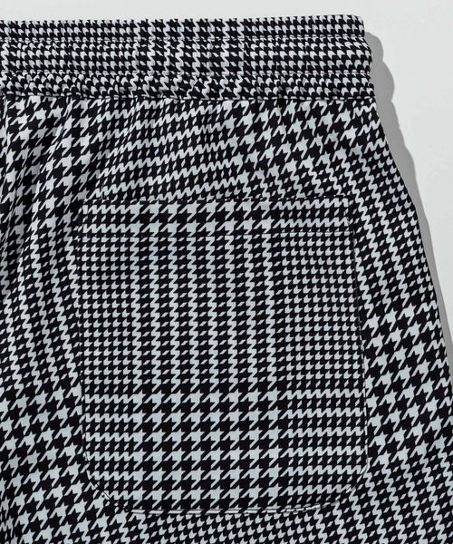 1PIU1UGUALE3 RELAX (ウノピゥウノウグァーレトレ リラックス)の「1PIU1UGUALE3 RELAX(ウノピゥウノウグァーレトレ リラックス)グレンチェック ショーツ(その他パンツ・メンズ・ホワイト/ブラック・XL/L/M/S/XXL)」の5枚目の写真