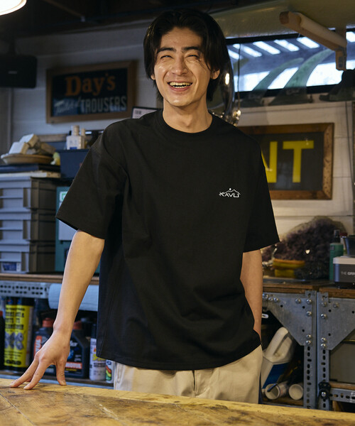FREAK'S STORE(フリークスストア)の「限定展開 KAVU×FREAK'S STORE カブー 別注 ビッグシルエット バックフォトプリント Tシャツ HIKER(Tシャツ/カットソー・メンズ・ホワイト/アッシュグレー/グレイッシュベージュ/ブラック・LARGE/MEDIUM/SMALL)」の7枚目の写真