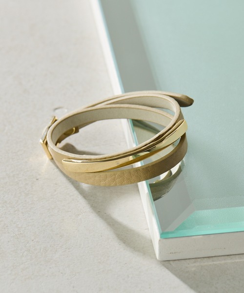 PAPILLONNER（パピヨネ）の「PAPILLONNER/レザーベルトブレスレット（ブレスレット・レディース・シルバー/ゴールド・FREE）」の2枚目の写真