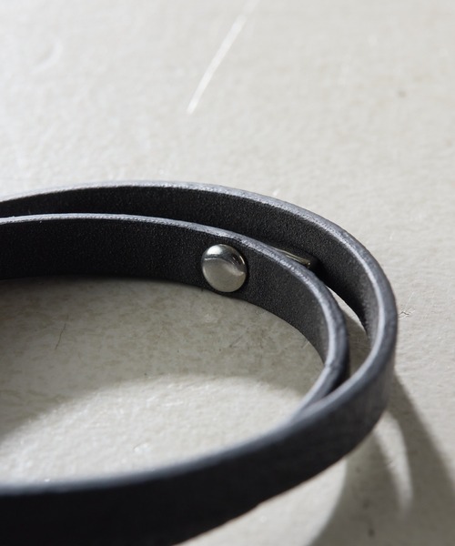 PAPILLONNER（パピヨネ）の「PAPILLONNER/レザーベルトブレスレット（ブレスレット・レディース・シルバー/ゴールド・FREE）」の4枚目の写真