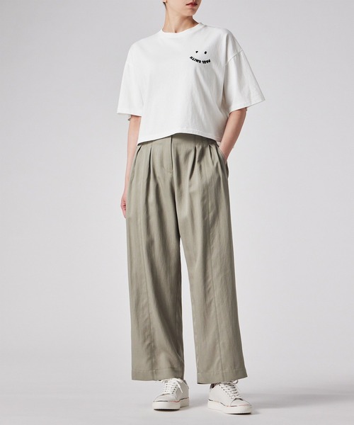 PS Paul Smith（ピーエスポールスミス）の「ウィメンズ "Happy" クロップド 半袖Tシャツ / 255406 J340S（Tシャツ/カットソー・レディース・ネイビー/オフホワイト・SMALL/MEDIUM）」の5枚目の写真